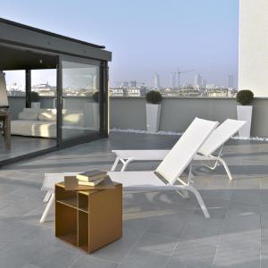 Une terrasse réalisée par l'artisan carreleur de Bordeaux.